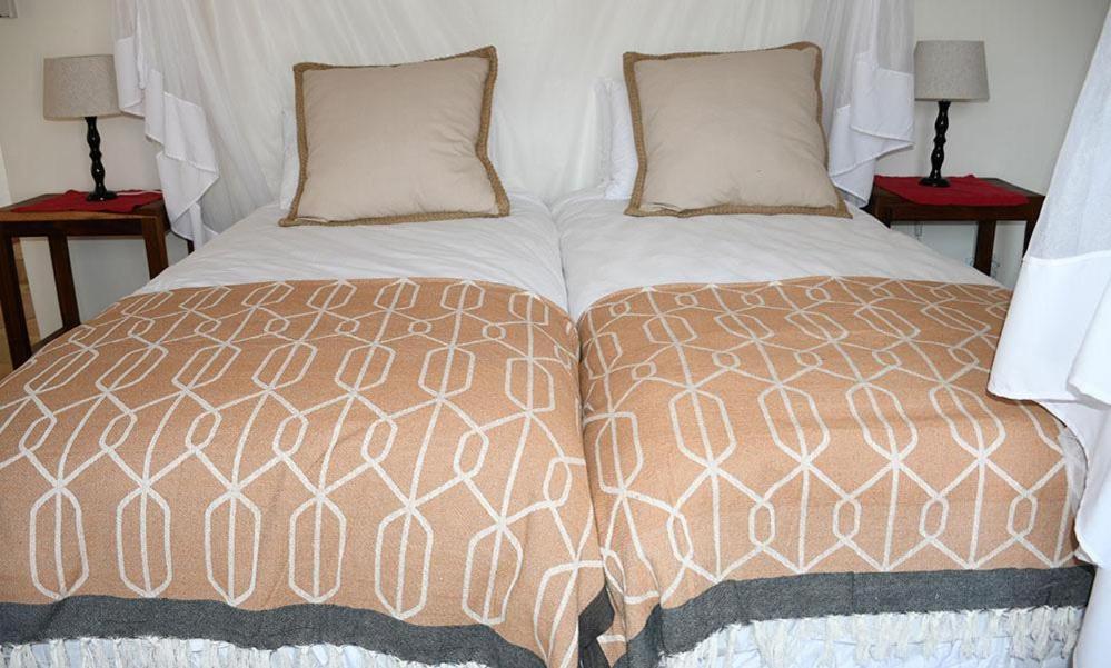 Cheetah View Lodge Otjiwarongo Εξωτερικό φωτογραφία