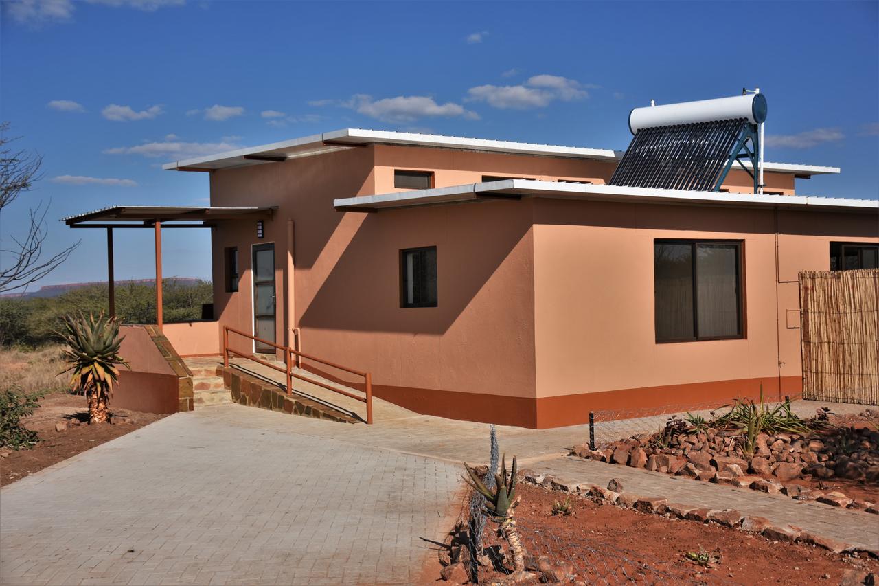 Cheetah View Lodge Otjiwarongo Εξωτερικό φωτογραφία
