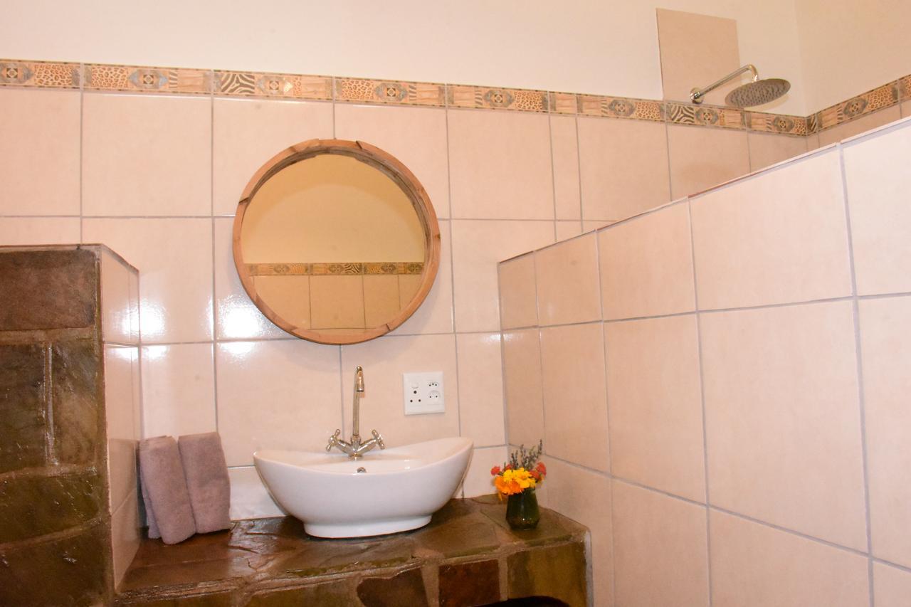 Cheetah View Lodge Otjiwarongo Εξωτερικό φωτογραφία